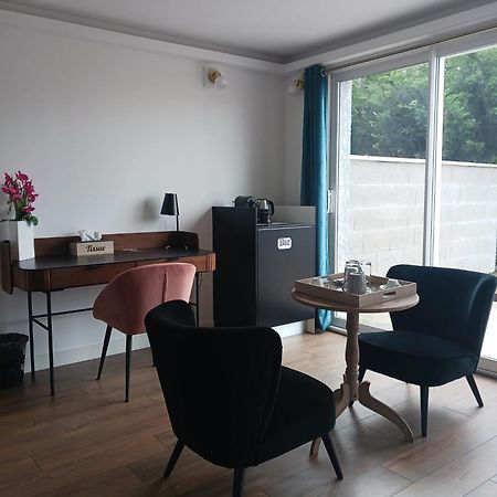 Touraco Bed and Breakfast Villars-les-Dombes Exteriör bild