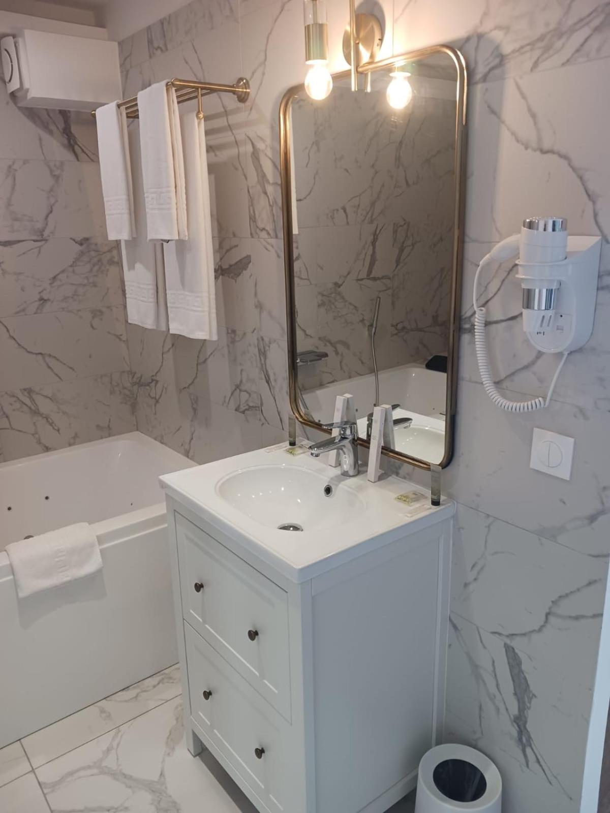 Touraco Bed and Breakfast Villars-les-Dombes Exteriör bild